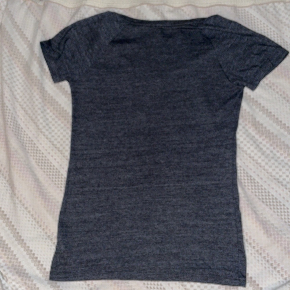 Adidas Atlanta Hawks small V-neck - Picture 3 of 3